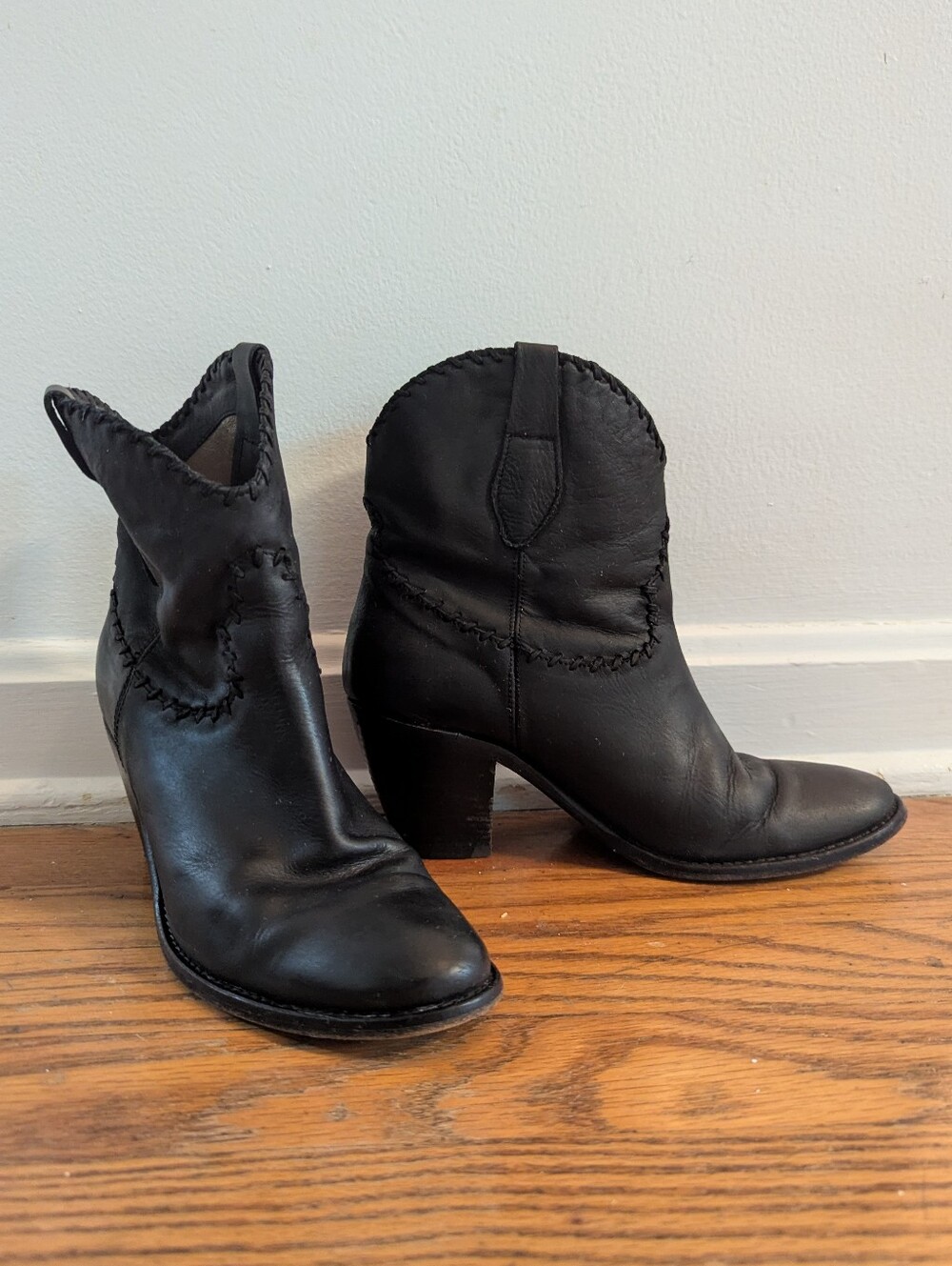 Progetto Black Leather Western-Style Ankle Boots with Mid Heel